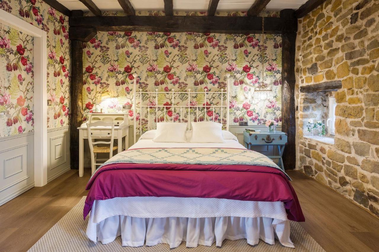 Posada Casa Guadamillas Bustancilles エクステリア 写真
